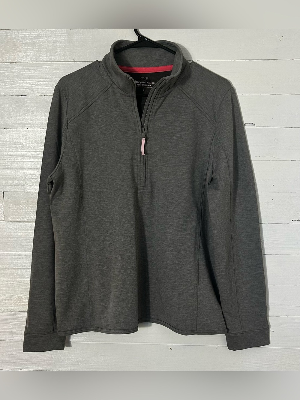 Vineyard Vines Women’s gray Quarter-Zip Pullover with Pink Accent, size L. EUC